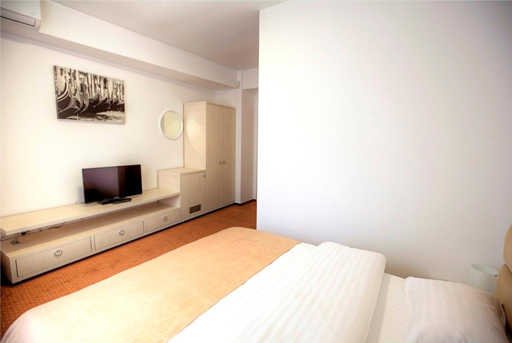 Hotel Thomas 布加勒斯特 客房 照片