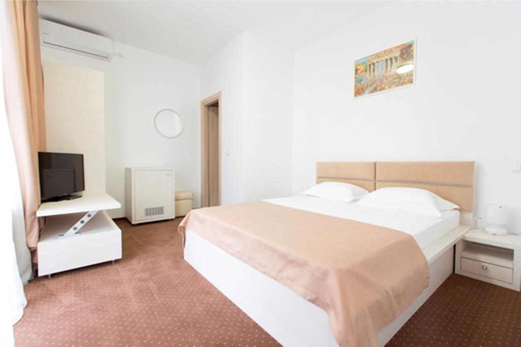 Hotel Thomas 布加勒斯特 外观 照片