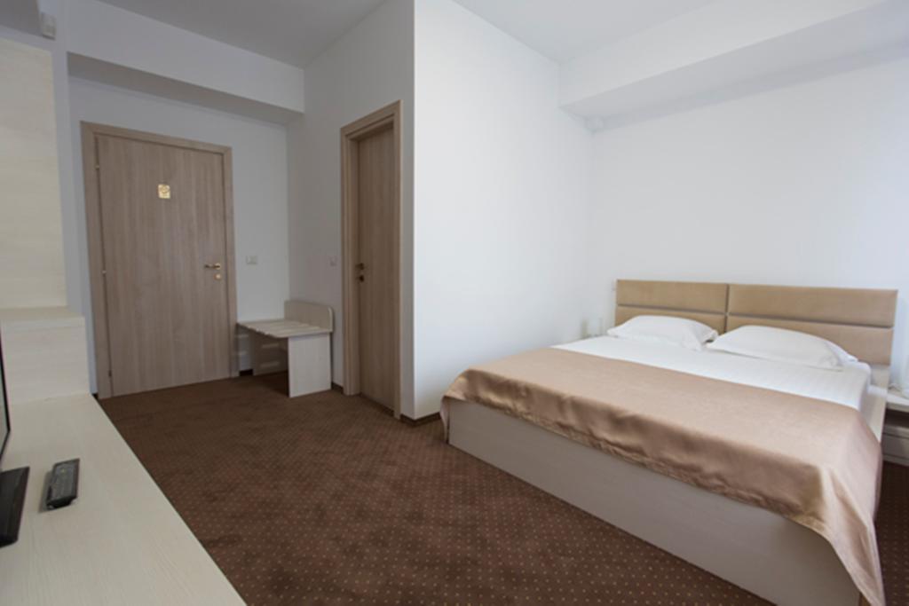 Hotel Thomas 布加勒斯特 外观 照片