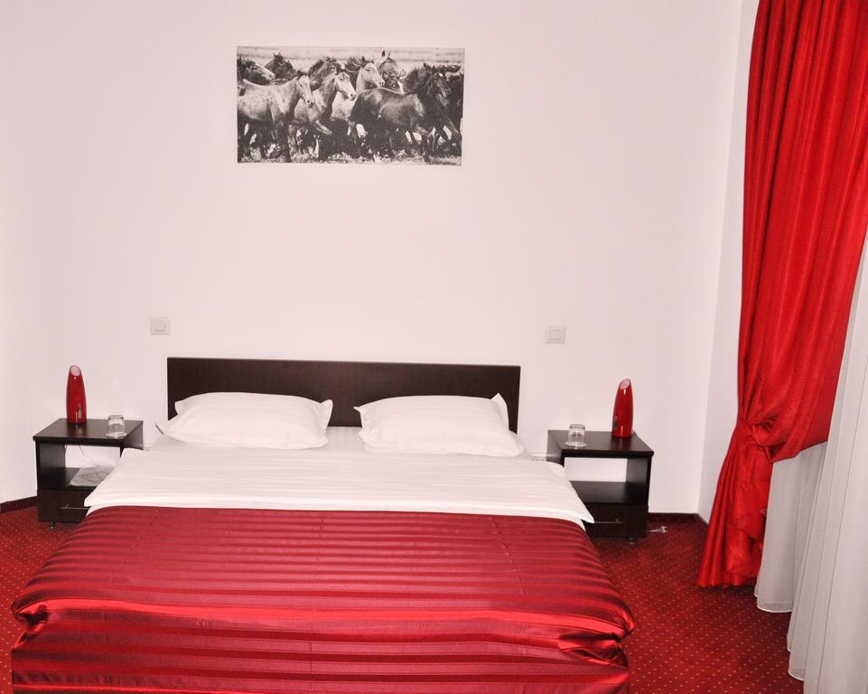 Hotel Thomas 布加勒斯特 外观 照片