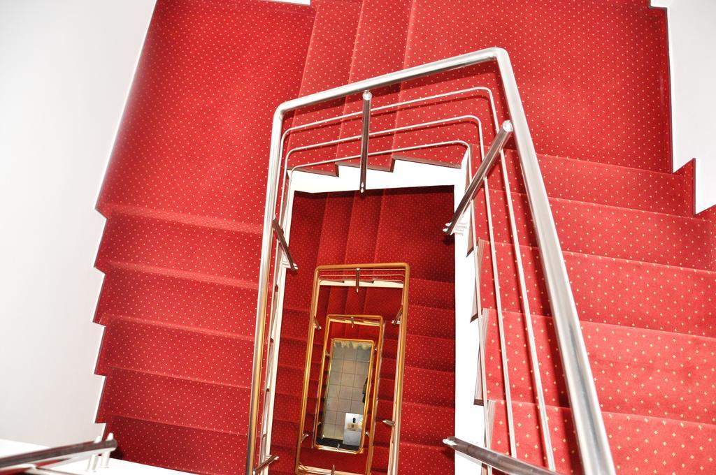 Hotel Thomas 布加勒斯特 外观 照片